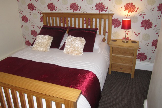 Deluxe Double Room En-suite with shower (Room Only) - with Garden View